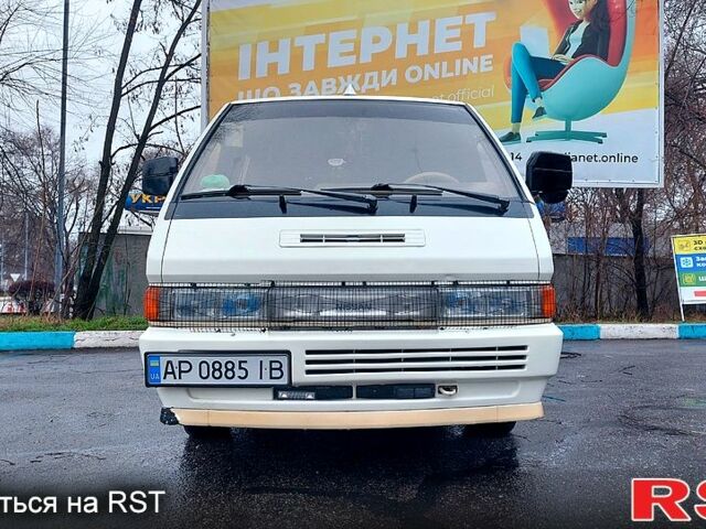 Белый Ниссан Ванетте, объемом двигателя 20 л и пробегом 398 тыс. км за 3300 $, фото 1 на Automoto.ua