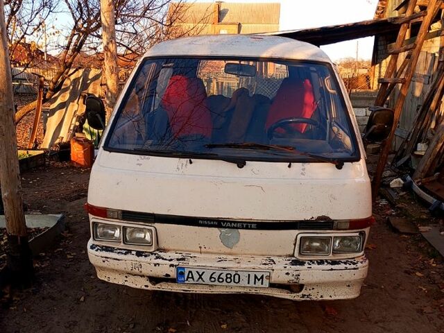 Белый Ниссан Ванетте, объемом двигателя 2 л и пробегом 0 тыс. км за 800 $, фото 1 на Automoto.ua