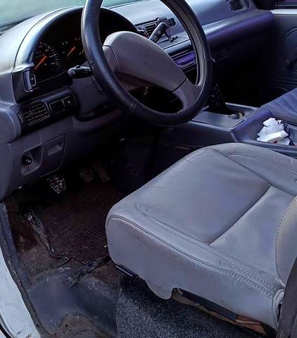 Білий Ніссан Ванетте, об'ємом двигуна 20 л та пробігом 111 тис. км за 2500 $, фото 1 на Automoto.ua