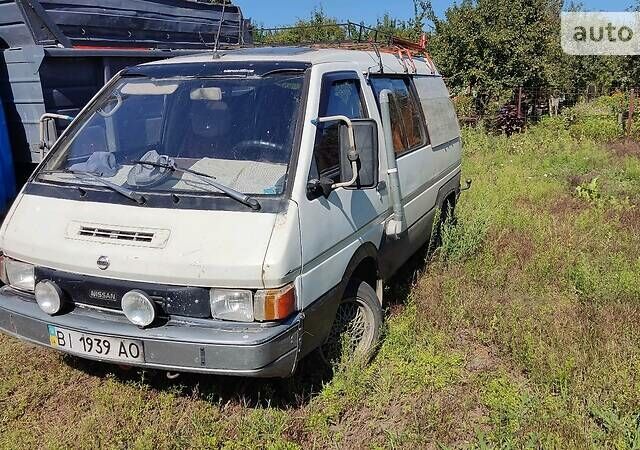 Білий Ніссан Ванетте пас., об'ємом двигуна 2 л та пробігом 126 тис. км за 1500 $, фото 1 на Automoto.ua