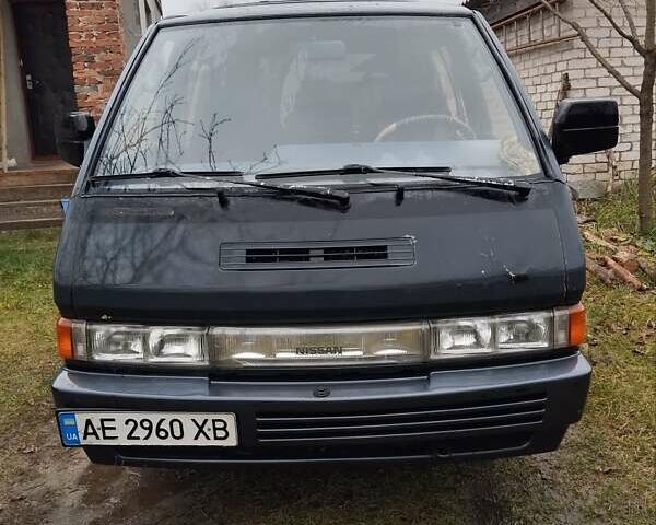 Синий Ниссан Ванетте, объемом двигателя 1.95 л и пробегом 300 тыс. км за 1600 $, фото 1 на Automoto.ua