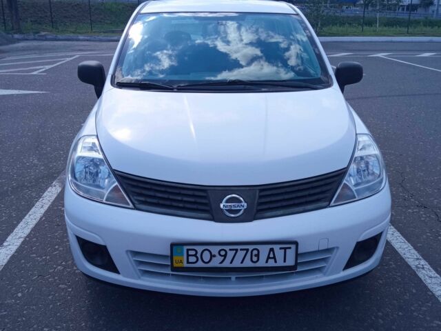 Белый Ниссан Верса, объемом двигателя 1.6 л и пробегом 44 тыс. км за 6250 $, фото 1 на Automoto.ua