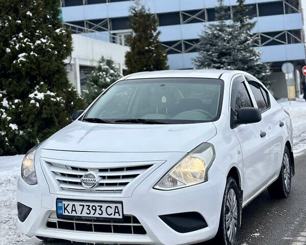 Белый Ниссан Верса, объемом двигателя 1.6 л и пробегом 125 тыс. км за 5950 $, фото 1 на Automoto.ua