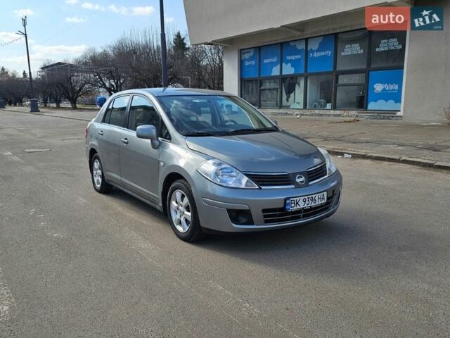 Сірий Ніссан Верса, об'ємом двигуна 1.8 л та пробігом 140 тис. км за 3500 $, фото 1 на Automoto.ua