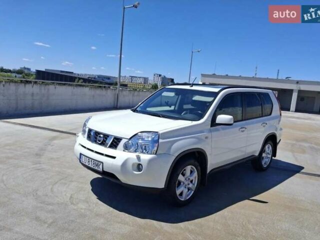 Білий Ніссан ІксТрейл, об'ємом двигуна 2 л та пробігом 230 тис. км за 3800 $, фото 1 на Automoto.ua