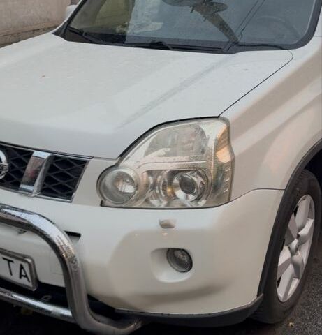 Белый Ниссан ИксТрейл, объемом двигателя 2.5 л и пробегом 215 тыс. км за 9200 $, фото 1 на Automoto.ua