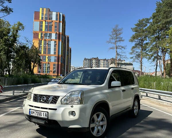Белый Ниссан ИксТрейл, объемом двигателя 2 л и пробегом 347 тыс. км за 9100 $, фото 1 на Automoto.ua