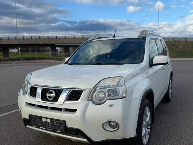 Білий Ніссан ІксТрейл, об'ємом двигуна 2 л та пробігом 286 тис. км за 4353 $, фото 1 на Automoto.ua