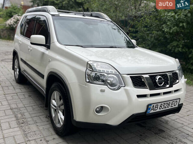 Белый Ниссан ИксТрейл, объемом двигателя 2 л и пробегом 152 тыс. км за 15600 $, фото 1 на Automoto.ua