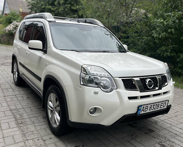 Белый Ниссан ИксТрейл, объемом двигателя 2 л и пробегом 251 тыс. км за 16500 $, фото 1 на Automoto.ua