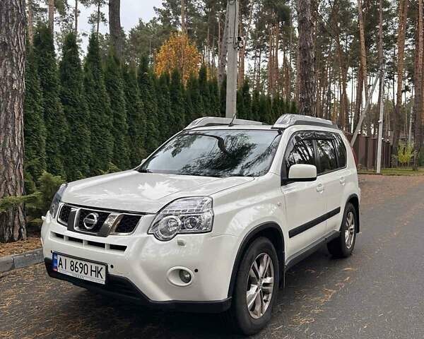 Ниссан ИксТрейл 2013 в Киеве на Automoto.ua Белый Ниссан ИксТрейл, объемом двигателя 2 л и пробегом 235 тыс. км за 13500 $, фото 1 на Automoto.ua