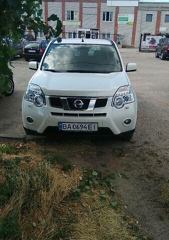 Білий Ніссан ІксТрейл, об'ємом двигуна 2 л та пробігом 270 тис. км за 9500 $, фото 1 на Automoto.ua