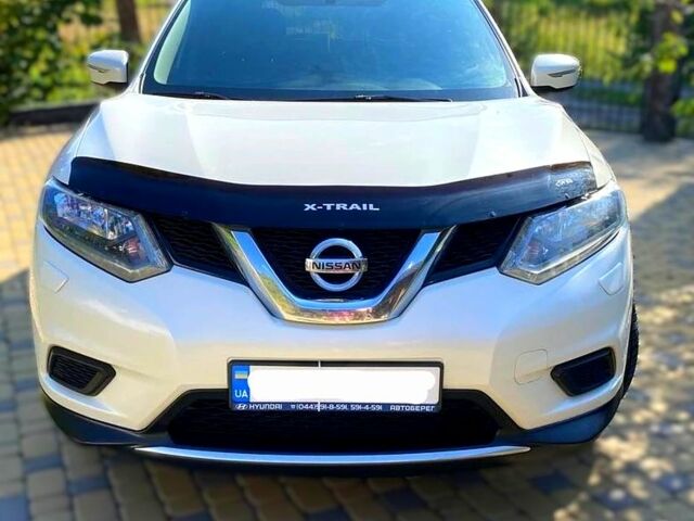 Белый Ниссан ИксТрейл, объемом двигателя 1.6 л и пробегом 190 тыс. км за 15000 $, фото 1 на Automoto.ua