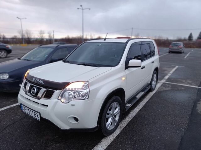 Білий Ніссан ІксТрейл, об'ємом двигуна 2 л та пробігом 110 тис. км за 13600 $, фото 1 на Automoto.ua