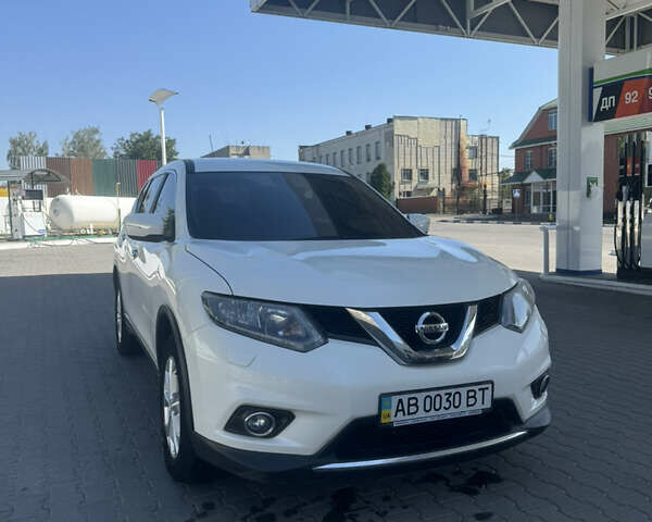 Белый Ниссан ИксТрейл, объемом двигателя 2 л и пробегом 105 тыс. км за 14999 $, фото 1 на Automoto.ua