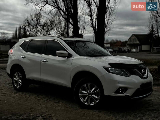 Белый Ниссан ИксТрейл, объемом двигателя 1.6 л и пробегом 137 тыс. км за 12999 $, фото 1 на Automoto.ua