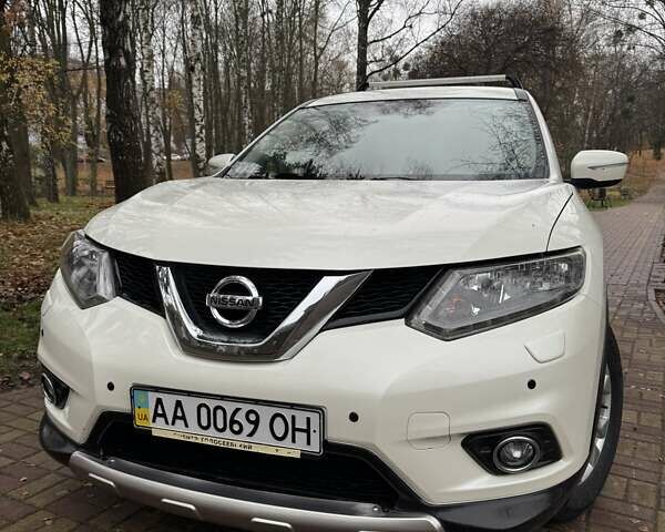 Білий Ніссан ІксТрейл, об'ємом двигуна 1.6 л та пробігом 221 тис. км за 14700 $, фото 1 на Automoto.ua