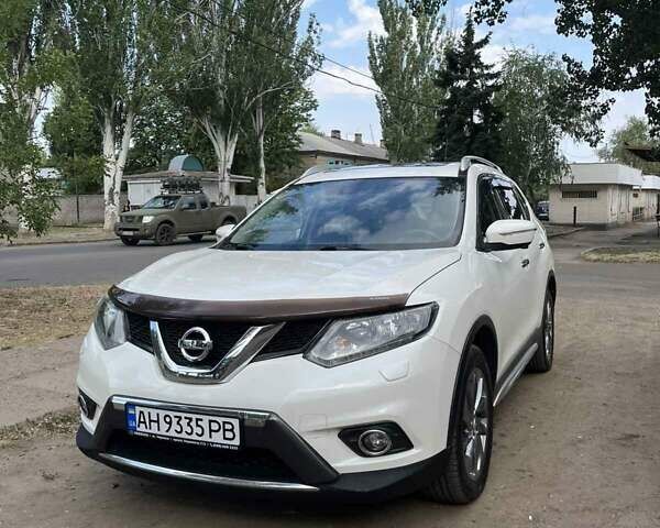 Белый Ниссан ИксТрейл, объемом двигателя 2 л и пробегом 220 тыс. км за 16299 $, фото 1 на Automoto.ua