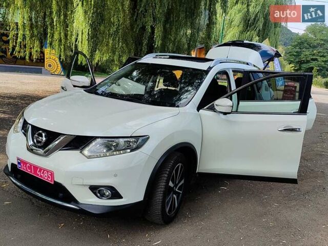 Білий Ніссан ІксТрейл, об'ємом двигуна 1.6 л та пробігом 170 тис. км за 14999 $, фото 1 на Automoto.ua