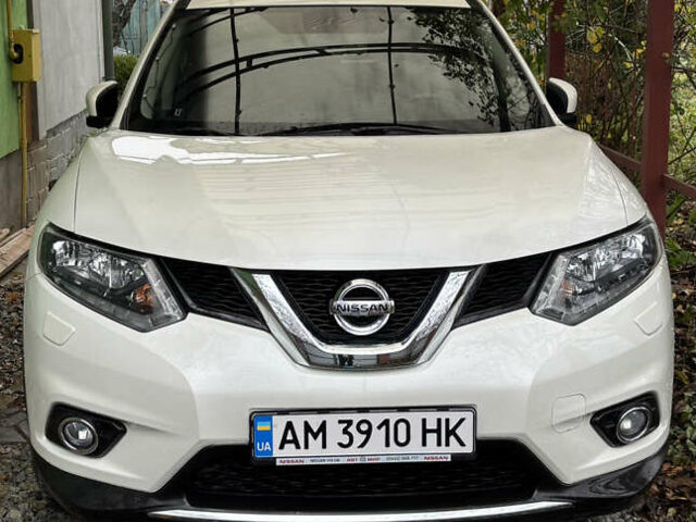 Белый Ниссан ИксТрейл, объемом двигателя 1.6 л и пробегом 43 тыс. км за 19500 $, фото 1 на Automoto.ua