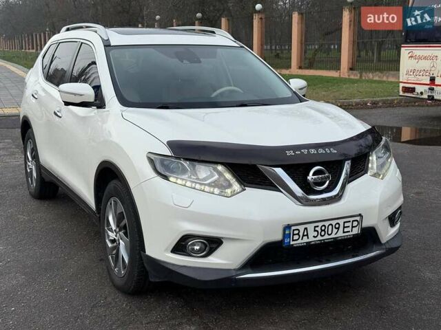 Белый Ниссан ИксТрейл, объемом двигателя 2.49 л и пробегом 139 тыс. км за 15900 $, фото 1 на Automoto.ua