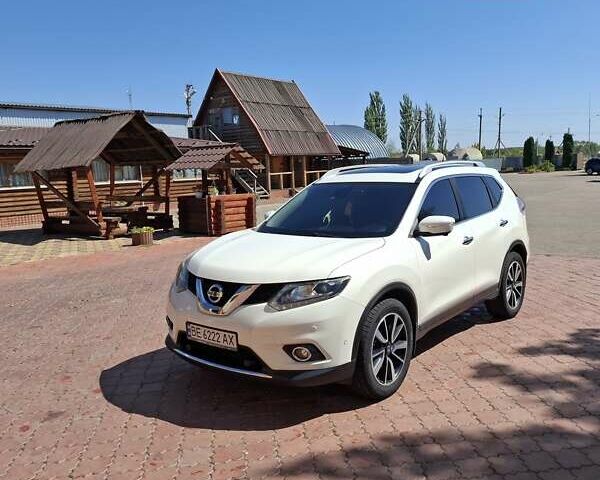 Белый Ниссан ИксТрейл, объемом двигателя 2 л и пробегом 65 тыс. км за 21500 $, фото 1 на Automoto.ua