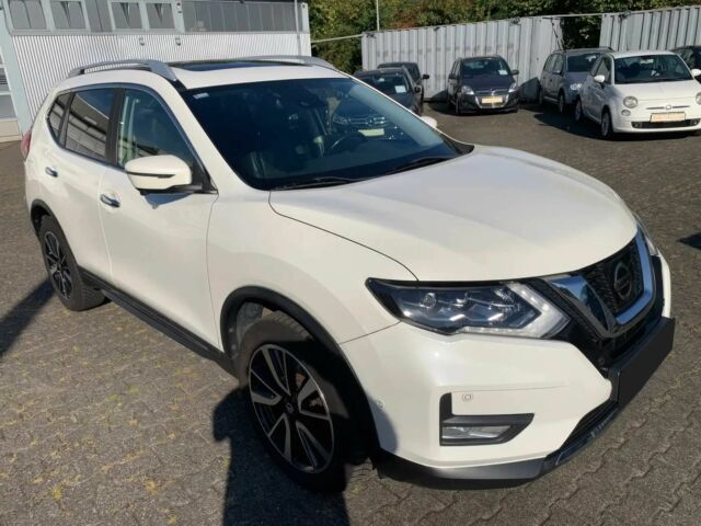 Белый Ниссан ИксТрейл, объемом двигателя 1.6 л и пробегом 40 тыс. км за 12400 $, фото 1 на Automoto.ua