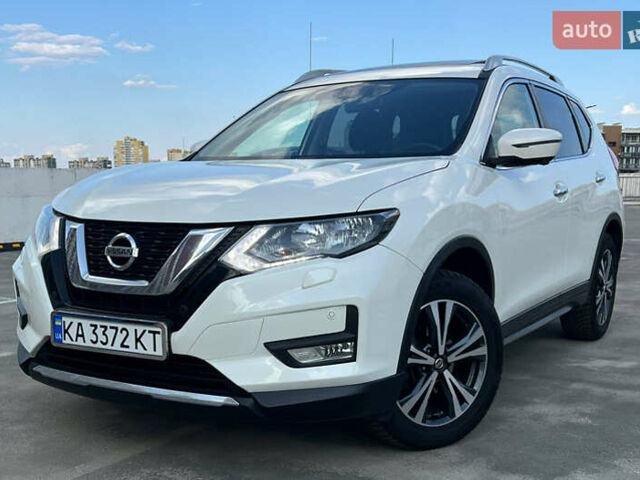 Белый Ниссан ИксТрейл, объемом двигателя 2 л и пробегом 47 тыс. км за 20500 $, фото 1 на Automoto.ua