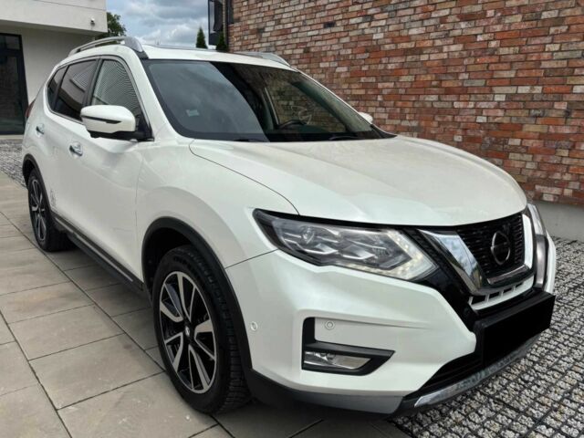 Белый Ниссан ИксТрейл, объемом двигателя 1.6 л и пробегом 89 тыс. км за 12500 $, фото 1 на Automoto.ua