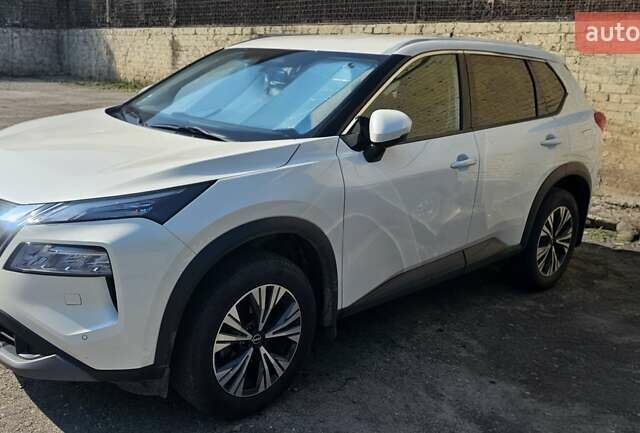 Білий Ніссан ІксТрейл, об'ємом двигуна 1.5 л та пробігом 17 тис. км за 35860 $, фото 1 на Automoto.ua