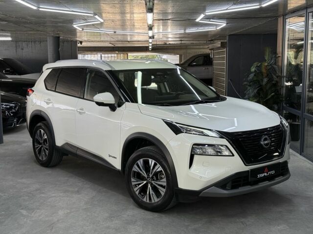 Белый Ниссан ИксТрейл, объемом двигателя 1.5 л и пробегом 37 тыс. км за 36900 $, фото 1 на Automoto.ua