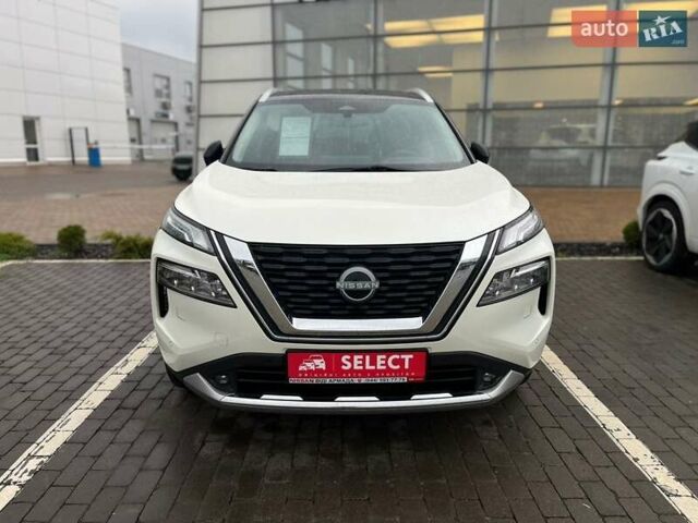 Белый Ниссан ИксТрейл, объемом двигателя 1.5 л и пробегом 68 тыс. км за 31966 $, фото 1 на Automoto.ua