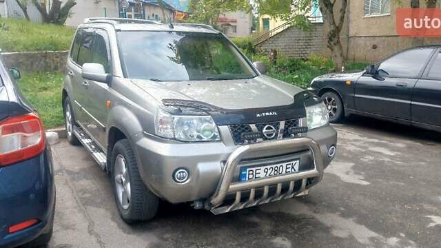 Бежевый Ниссан ИксТрейл, объемом двигателя 2 л и пробегом 375 тыс. км за 5500 $, фото 1 на Automoto.ua