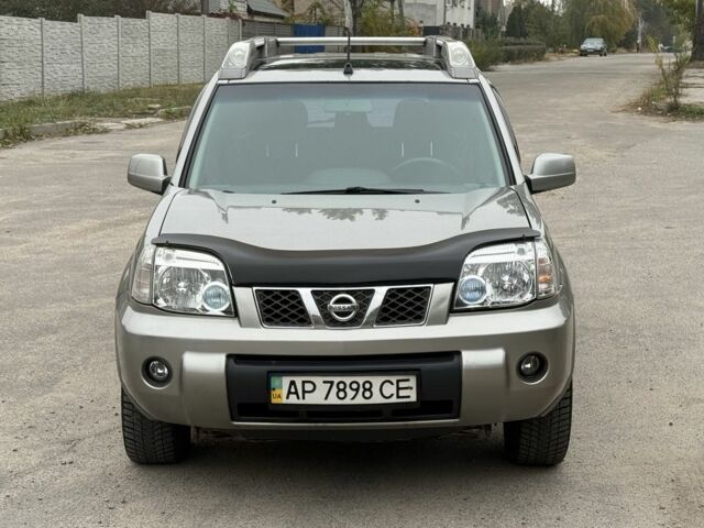 Бежевый Ниссан ИксТрейл, объемом двигателя 2.5 л и пробегом 265 тыс. км за 6000 $, фото 1 на Automoto.ua