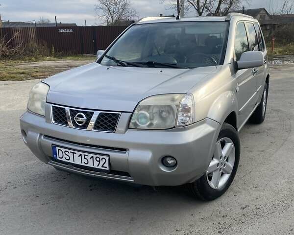 Бежевий Ніссан ІксТрейл, об'ємом двигуна 2.2 л та пробігом 230 тис. км за 3499 $, фото 1 на Automoto.ua