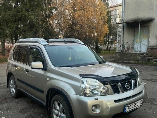 Бежевий Ніссан ІксТрейл, об'ємом двигуна 2 л та пробігом 279 тис. км за 8300 $, фото 1 на Automoto.ua