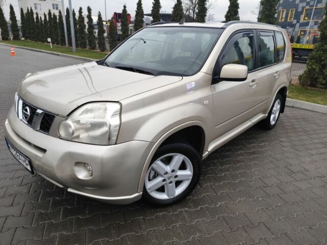 Бежевый Ниссан ИксТрейл, объемом двигателя 2 л и пробегом 289 тыс. км за 8300 $, фото 1 на Automoto.ua
