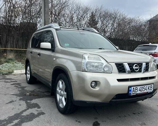 Бежевий Ніссан ІксТрейл, об'ємом двигуна 2 л та пробігом 247 тис. км за 9300 $, фото 1 на Automoto.ua