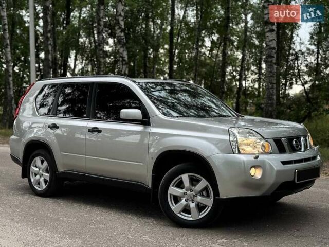 Бежевий Ніссан ІксТрейл, об'ємом двигуна 2 л та пробігом 173 тис. км за 8999 $, фото 1 на Automoto.ua