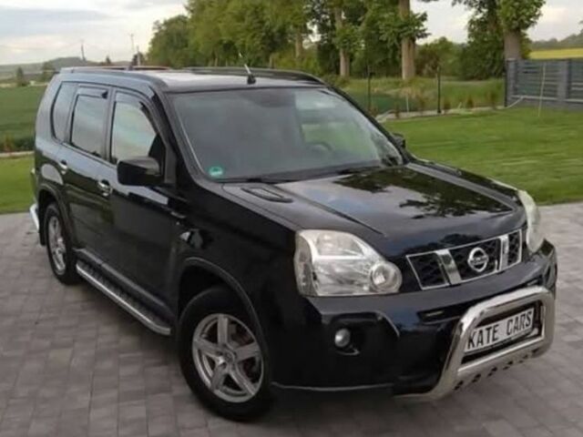 Чорний Ніссан ІксТрейл, об'ємом двигуна 2.5 л та пробігом 185 тис. км за 4500 $, фото 1 на Automoto.ua