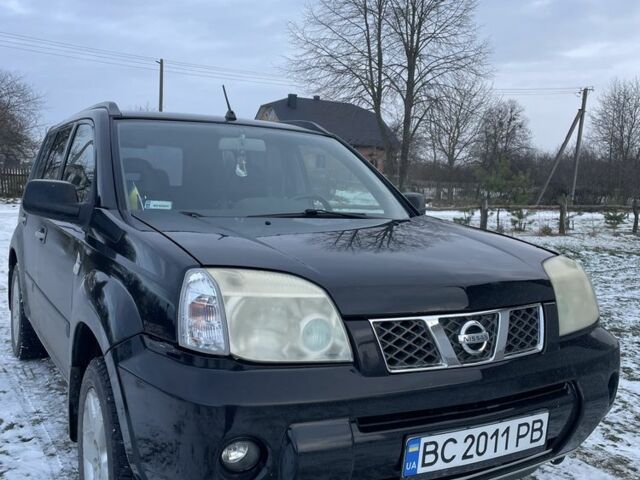 Черный Ниссан ИксТрейл, объемом двигателя 2.5 л и пробегом 335 тыс. км за 6400 $, фото 1 на Automoto.ua