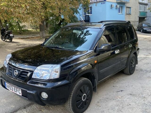 Черный Ниссан ИксТрейл, объемом двигателя 2.2 л и пробегом 250 тыс. км за 2939 $, фото 1 на Automoto.ua