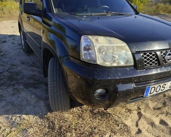 Чорний Ніссан ІксТрейл, об'ємом двигуна 2.2 л та пробігом 285 тис. км за 4500 $, фото 1 на Automoto.ua