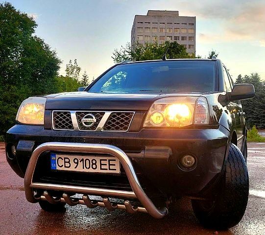 Черный Ниссан ИксТрейл, объемом двигателя 2.2 л и пробегом 270 тыс. км за 6300 $, фото 1 на Automoto.ua