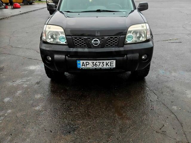 Черный Ниссан ИксТрейл, объемом двигателя 2.2 л и пробегом 100 тыс. км за 5500 $, фото 1 на Automoto.ua
