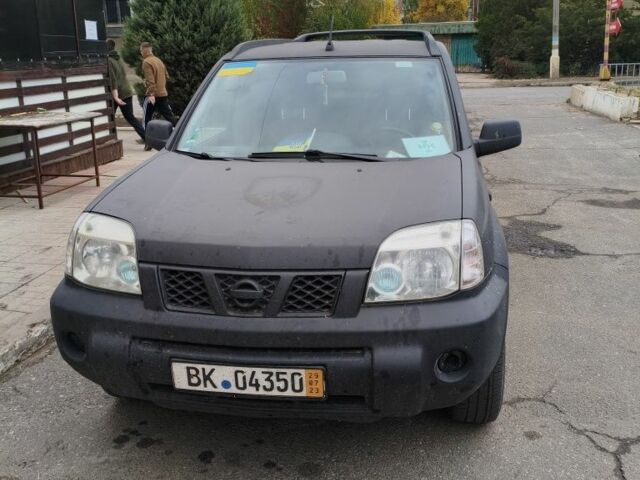 Черный Ниссан ИксТрейл, объемом двигателя 0 л и пробегом 340 тыс. км за 4300 $, фото 1 на Automoto.ua