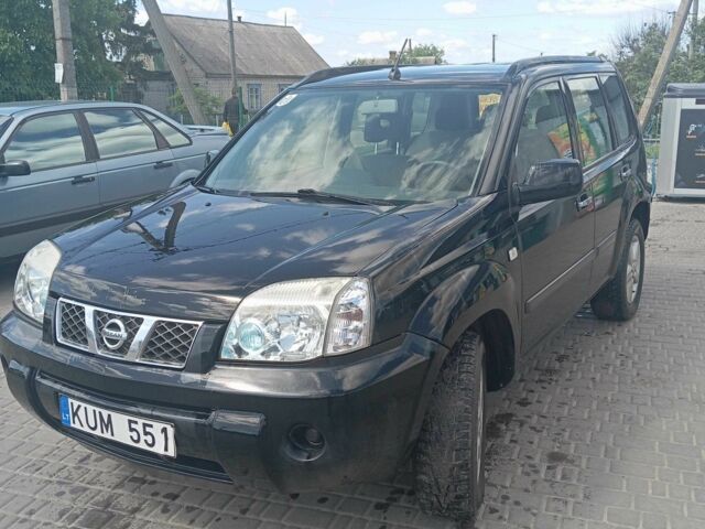 Чорний Ніссан ІксТрейл, об'ємом двигуна 2.2 л та пробігом 218 тис. км за 3500 $, фото 1 на Automoto.ua