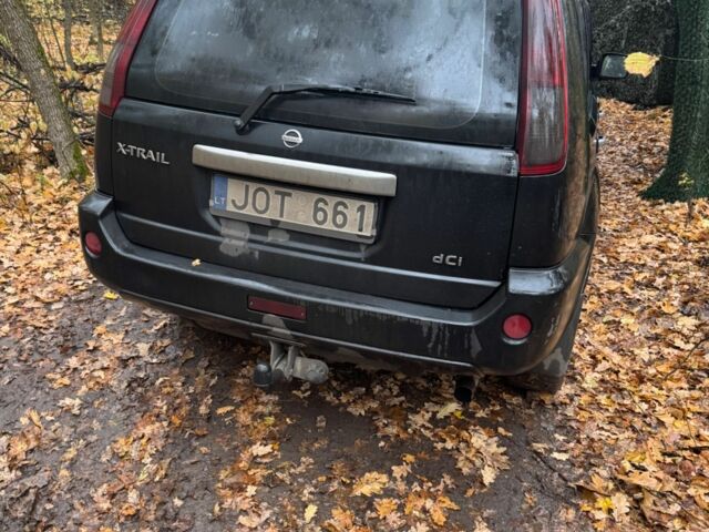 Черный Ниссан ИксТрейл, объемом двигателя 2.2 л и пробегом 306 тыс. км за 2379 $, фото 1 на Automoto.ua