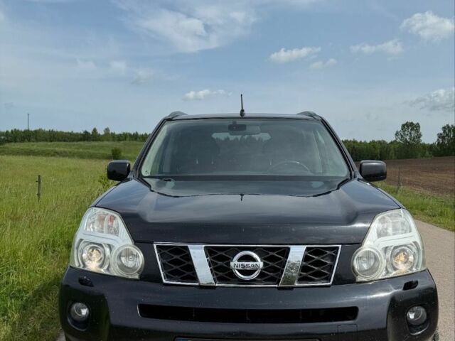 Черный Ниссан ИксТрейл, объемом двигателя 2.2 л и пробегом 245 тыс. км за 2550 $, фото 1 на Automoto.ua