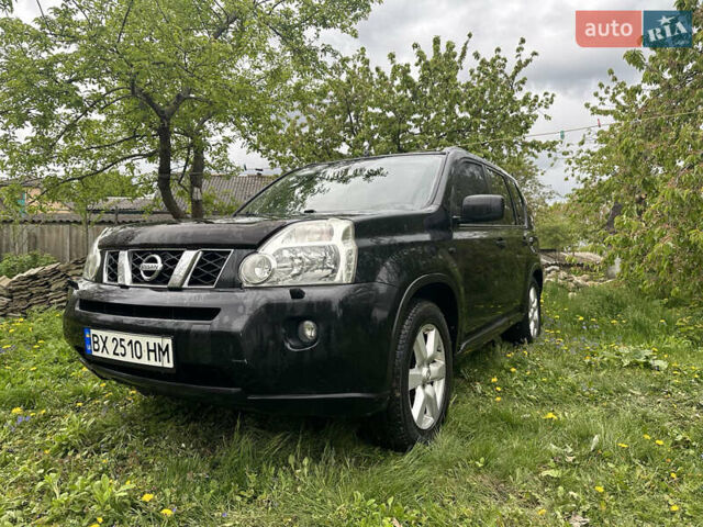 Черный Ниссан ИксТрейл, объемом двигателя 2 л и пробегом 260 тыс. км за 9300 $, фото 1 на Automoto.ua